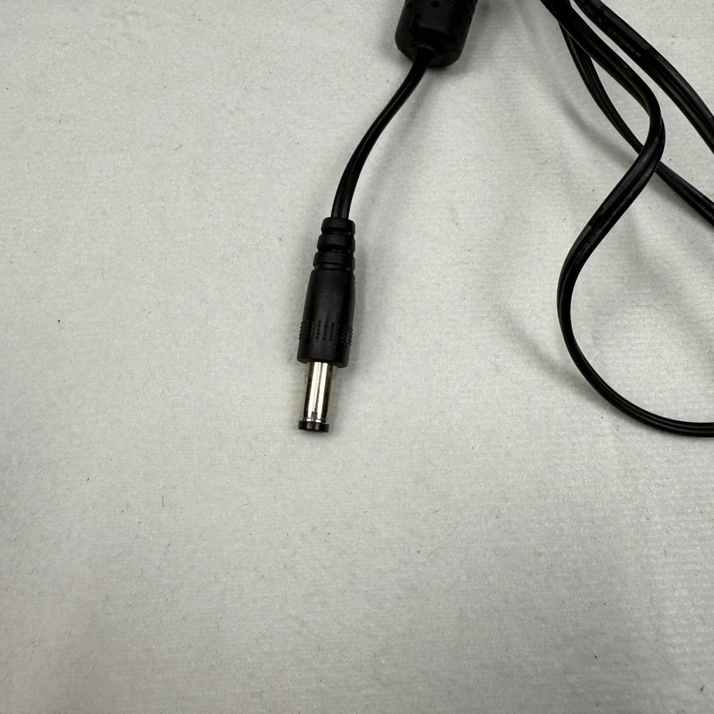 Shenzhen Honor 19V 2.1A AC Adapter ADS-40NP-19-1 19040E Switching Power‎ Supply